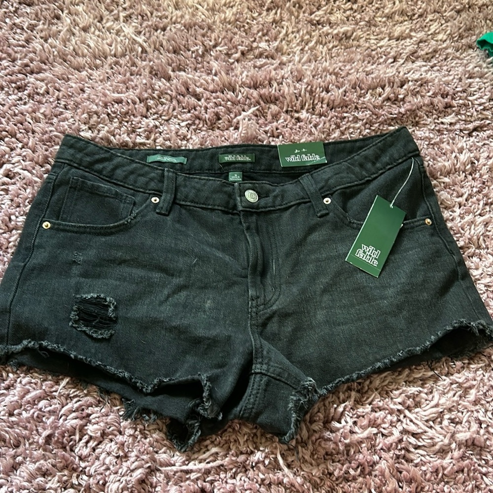 BLACK JEAN SHORTS